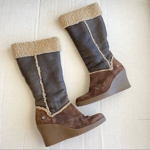 UGG Size 9 Brown Suede Leather Sherpa Lined Zip-up Wedge Heel Boot